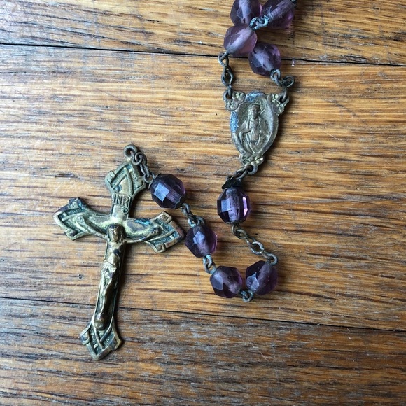 Purple Bead Vintage Rosary - Picture 2 of 4